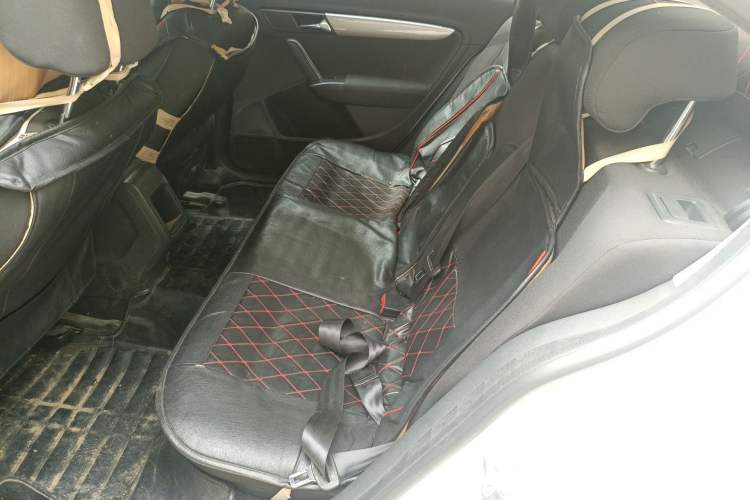 Used Volkswagen Lavida 2015 1.6L Automatic Fashion Edition Left Rear Seat