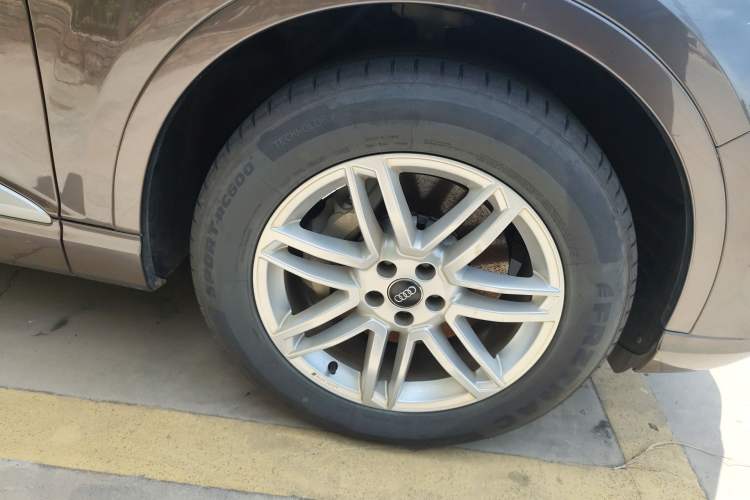 Used Audi Q7 2019 45 TFSI Comfort Model