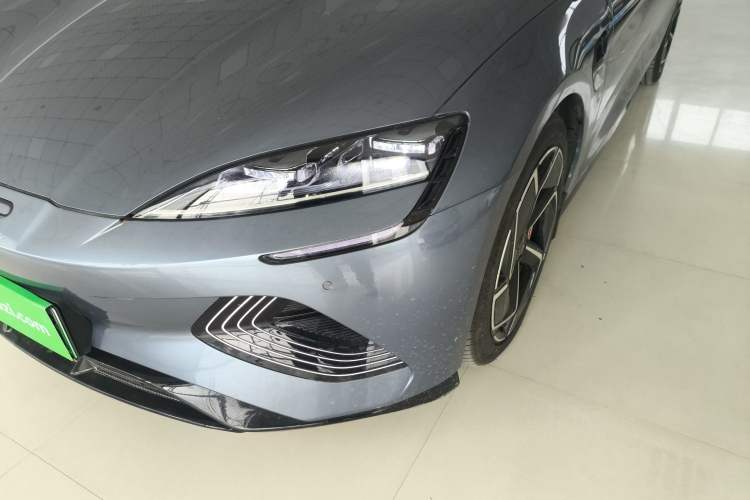 Used BYD Seal 2022 650 km All-Wheel-Drive Performance Version
