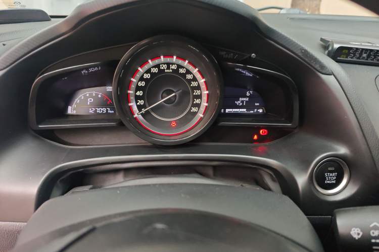 Used Mazda Mazda 3 Axela 2016 Sedan 1.5L Automatic Luxury Model
