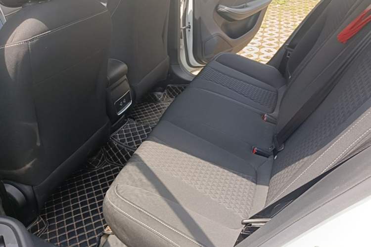 Used Roewe i5 2020 1.5L Manual 4G Connect Luxury Edition