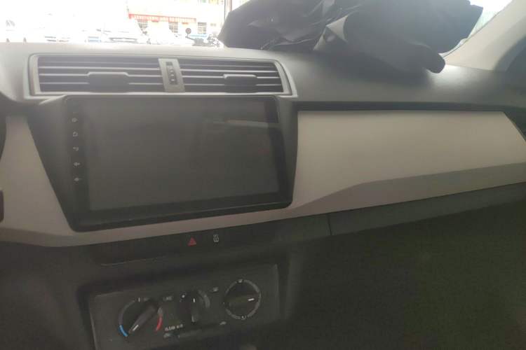 Used Skoda Fabia 2017 1.4L Automatic Car Enjoy Edition
