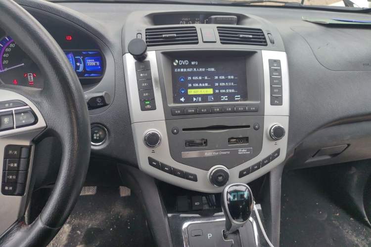 Used BYD S6 2014 2.4L Automatic Prestige 5-Seater