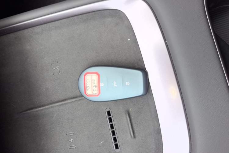 Used Nissan N6 2026 Model 180 Max Interior 1