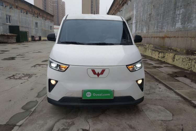 Used Wuling Yangguang 2024 300km Comfort Version with Sealed Windows 60kW Front