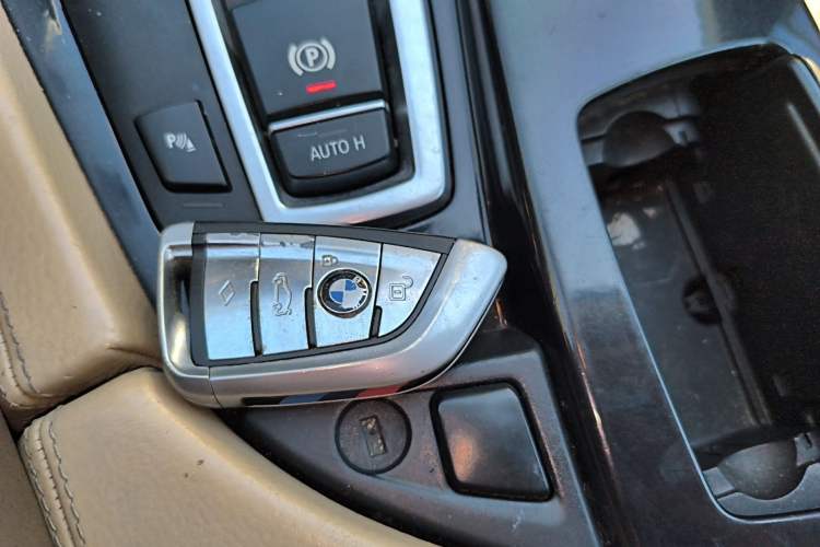 Used BMW 5 Series 2013 520Li Elegant Edition
