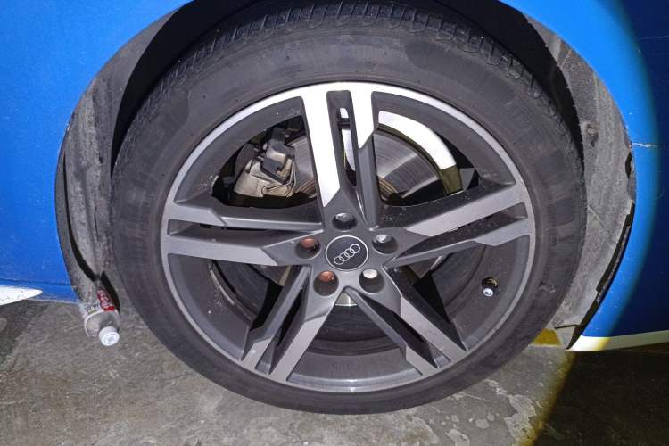 Used Audi A4 2021 Avant Futurist 40 TFSI Luxury Dynamic Model Right Front Wheel Hub