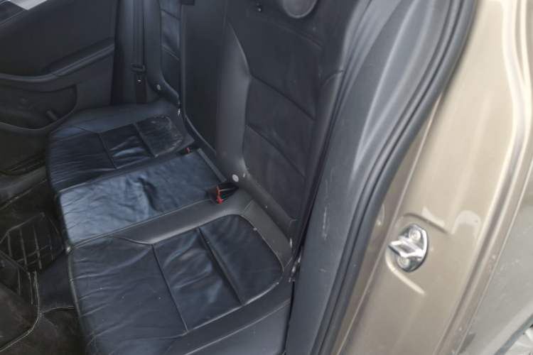 Used Volkswagen Sagitar 2014 Revised Version 1.4TSI Automatic Luxury Edition Left Rear Seat