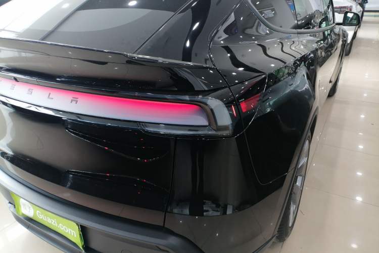 Used Tesla Model Y L 2025 Model Long-Range All-Wheel-Drive Version