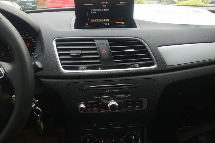 Used Audi Q3 2018 30th Anniversary Edition 30 TFSI Fashion Model Audio And AC Panel