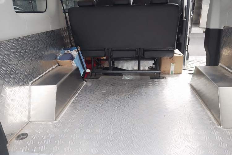 Used Iveco Eurocargo 2021 3.0T Automatic Chaorui Short Wheelbase High-Roof Side-Sliding Door F1C