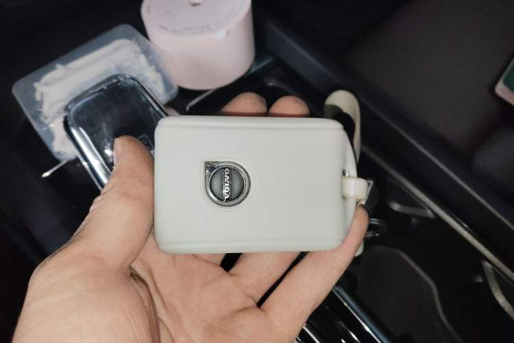 Used Volvo S60 2024 B4 Zhiyi Luxury Edition