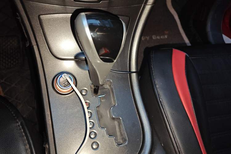 Used GAC Trumpchi GA3 2013 1.6L Automatic Elite ESP Edition Gear Lever