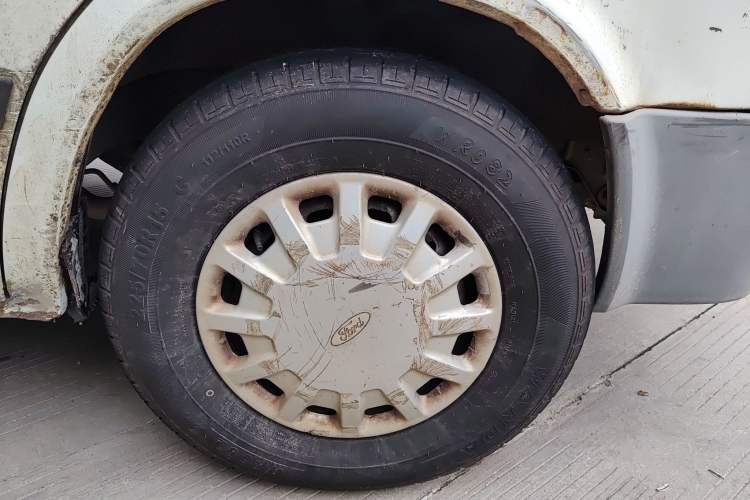 Used Ford Classic Transit 2009 2.8T Diesel Multi-Function Short Wheelbase Mid-Roof JX493ZLQ3 Right Front Wheel Hub