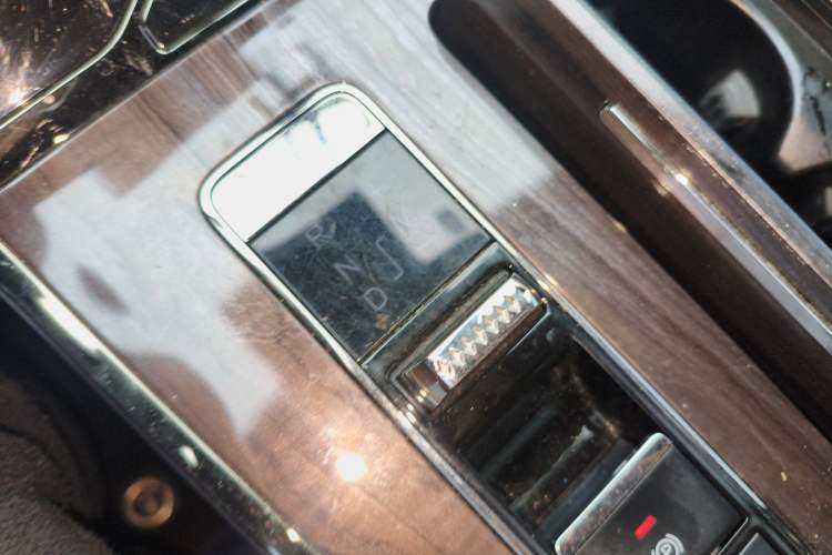 Used EXEED Lanyue 2021 390T Four-Wheel Drive Star Prestige Edition Gear Lever