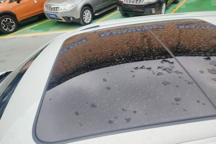 Used Volkswagen T-ROC 2018 280TSI DSG Two-Wheel Drive Advanced Version China V Emission Standard