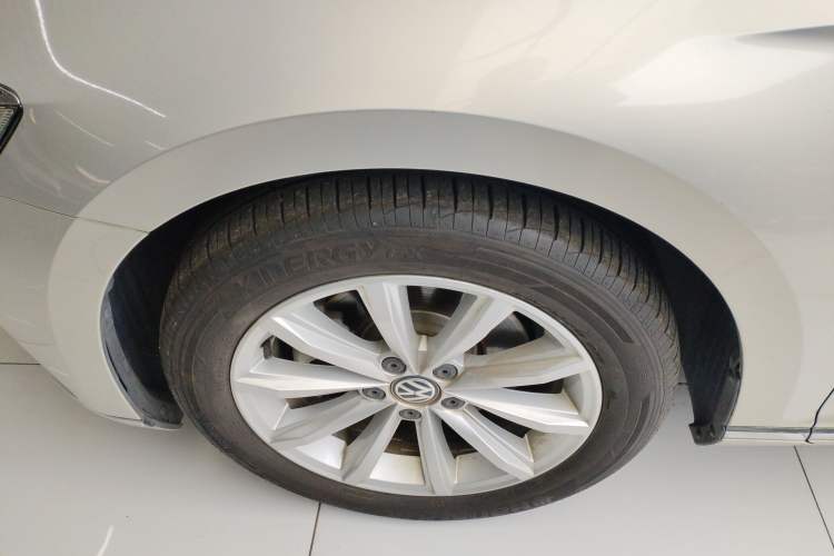 Used Volkswagen Magotan 2019 330TSI DSG Leading Edition China V Standard Exterior 3