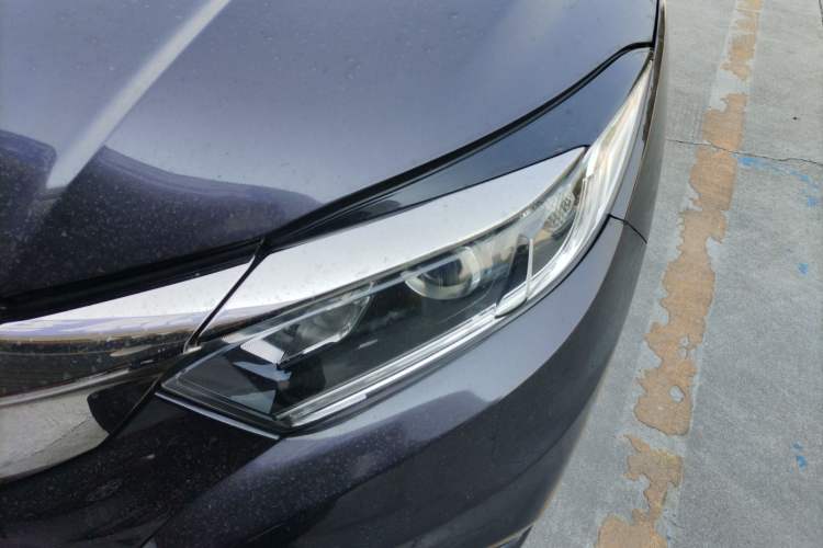 Used Honda Vezel 2020 1.5L CVT Elite Edition
