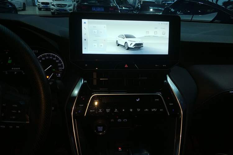 Used Toyota Venza 2023 2.0L CVT Two-Wheel Drive Luxury Edition Audio And AC Panel