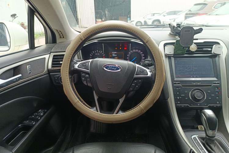 Used Ford Mondeo 2013 2.0L GTDi 200 Fashion Edition Steering Wheel