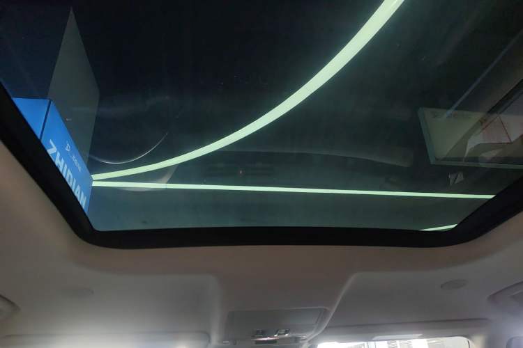 Used Land Rover Defender 2021 110 P400 X-DYNAMIC HSE Headliner