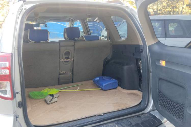 Used Toyota RAV4 2011 2.4L Automatic 4x4 Luxury Edition Trunk