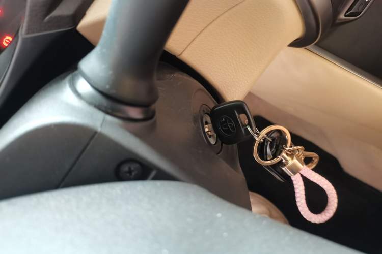 Used Toyota YARiS L Zhi Xuan 2015 1.5E Automatic Charm Edition
