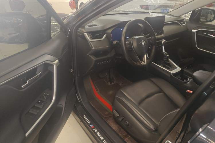 Used Toyota RAV4 2023 2.0L CVT Two-Wheel Drive Fashion Plus Edition Driver Seat