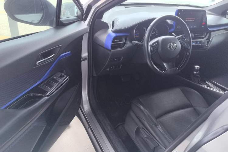 Used Toyota IZOA 2018 2.0L Yichi Version China VI Standard
