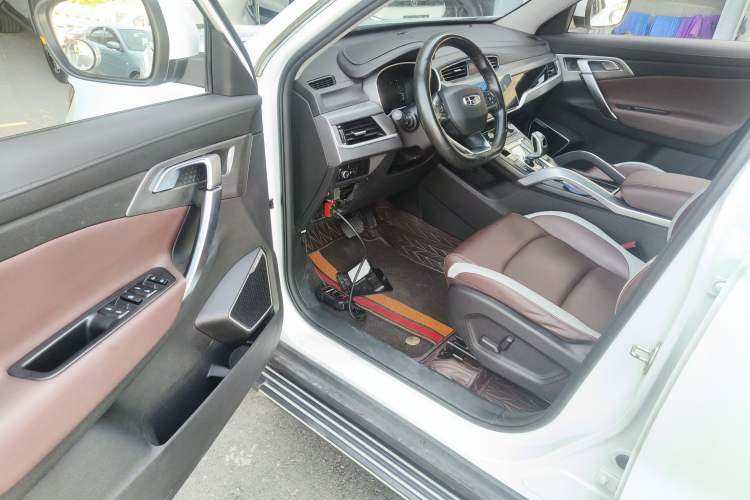 Used Geely Auto Emgrand X7 Sport 2022 1.8TD DCT Zhiya Trim