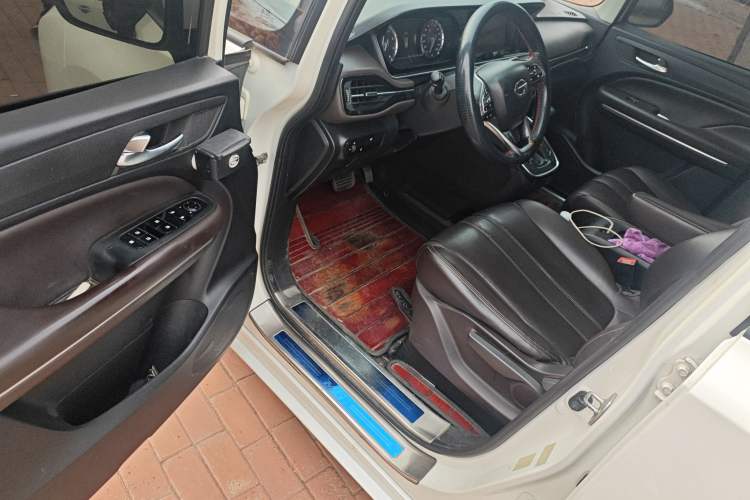 Used GAC Trumpchi M6 2019 270T Automatic Luxury Edition (6-seater) - China V Standard
