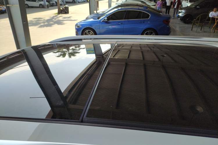 Used Volkswagen Tiguan L 2020 330TSI Automatic Two-Wheel Drive R-Line Flagship Version China VI Standard Roof