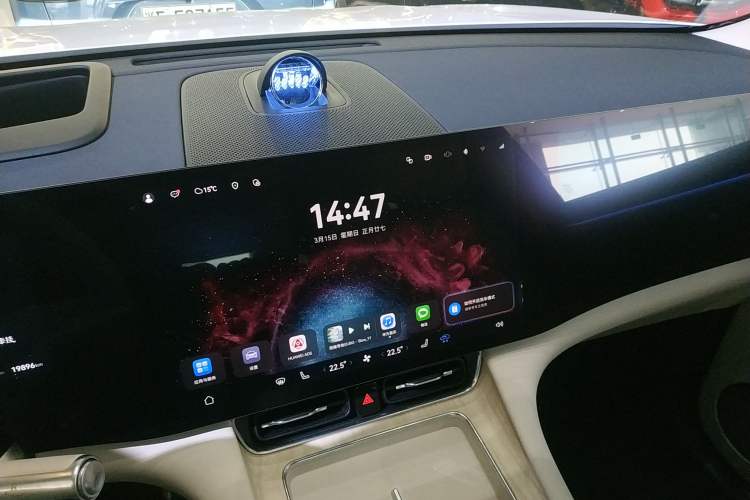 Used Hima AITO M8 2025 Extended-Range Ultra Version 53.4 kWh 6-Seater Edition Audio And AC Panel