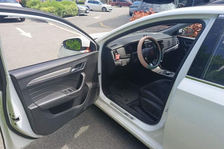 Used Roewe i6 New Energy 2017 45T Hybrid Connective Smart Luxury Edition