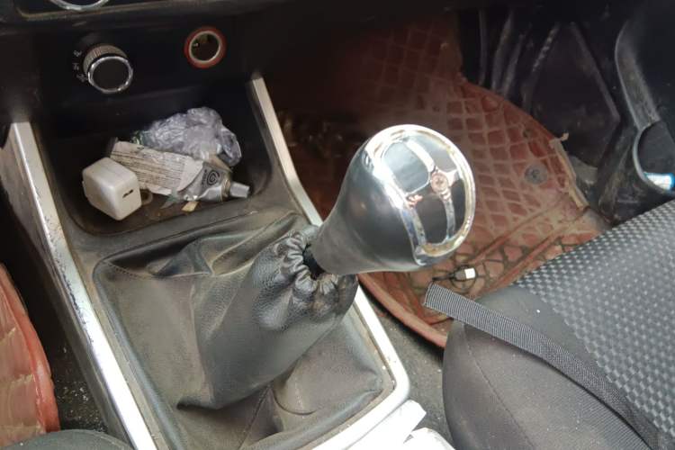 Used Dongfeng Ruichi 2017 2.4L Gasoline 4x4 Standard Version ZG24