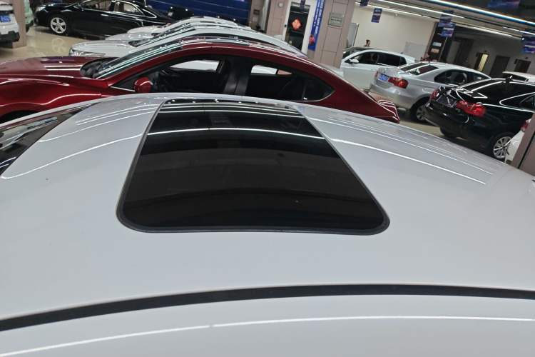 Used Hyundai Elantra (6th Generation / Lingdong) 2016 1.6L Automatic ZhiXuan – Elite Version Roof