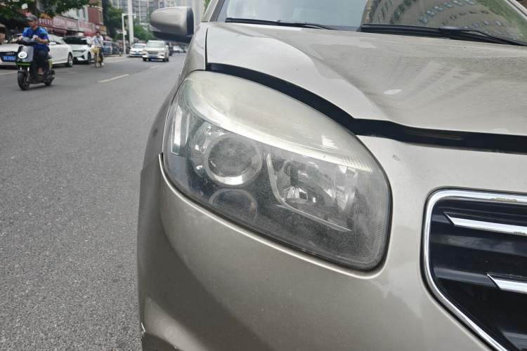 Used Renault Koleos 2013 2.5L Two-Wheel-Drive Urban Edition
