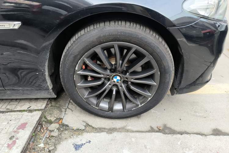 Used BMW 5 Series 2017 525Li Luxury Design Package Right Front Wheel Hub