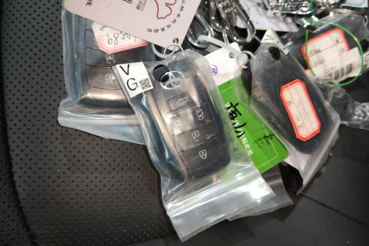 Used Toyota Sienna 2026 Model 2.5L Dual-Engine Two-Wheel-Drive Luxury Edition