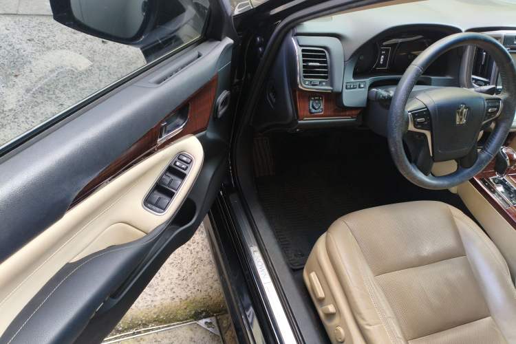 Used Toyota Crown 2015 2.0T Fashion Edition
