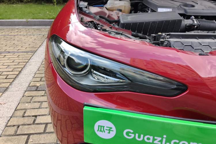 Used Alfa Romeo Giulia 2019 2.0T 280HP Black Package Limited Edition
