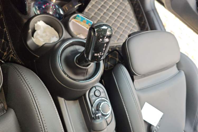 Used MINI MINI 2023 1.5T COOPER Artist