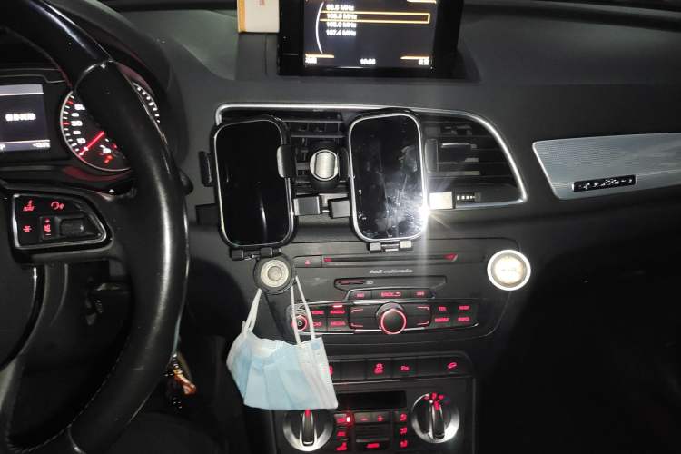 Used Audi Q3 2015 35 TFSI quattro Millionth Anniversary Edition Audio And AC Panel