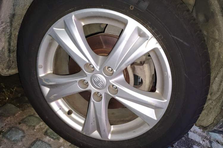 Used Bestune X80 2015 2.0L automatic comfort version
