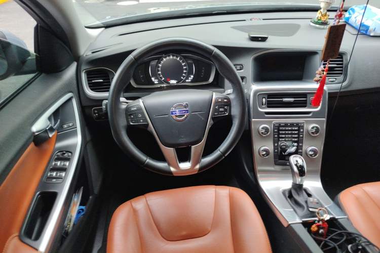 Used Volvo S60 2017 S60L T4 Smart Range Edition
