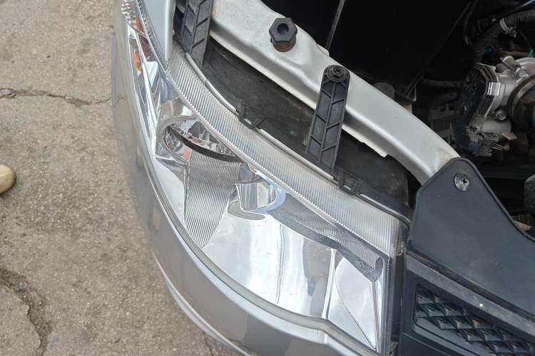 Used Wuling Hongguang 2021 1.5L S Base Version LAR Right Front Headlight