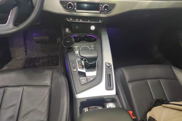 Used Audi A4L 2018 30th Anniversary Edition 40 TFSI Fashion Model