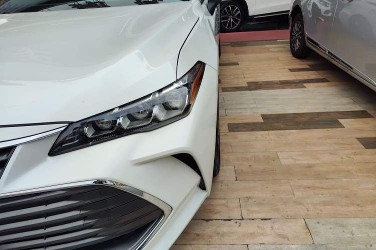 Used Toyota Avalon 2019 2.5L Touring Premium Version China VI Standard Left Front Headlight
