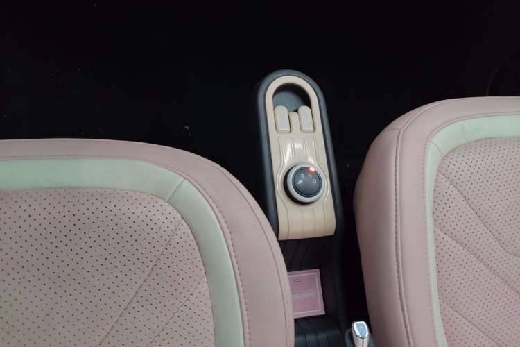 Used Wuling Hongguang MINIEV 2022 Macaron Premium Model – Lithium Iron Phosphate
