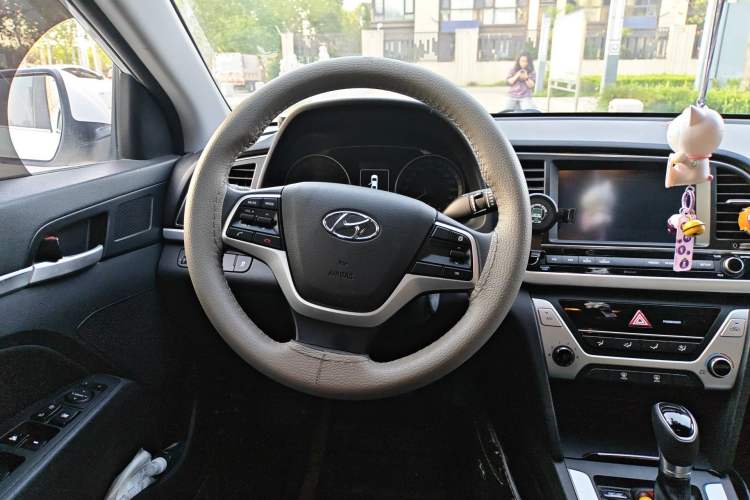 Used Hyundai Elantra (6th Generation / Lingdong) 2016 1.6L Automatic ZhiXuan – Elite Version Steering Wheel